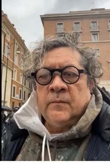 “IoApro”: ristoratori furiosi in manifestazione a Roma