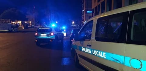 Catania, controlli della municipale in piazza Europa: elevati 156 verbali