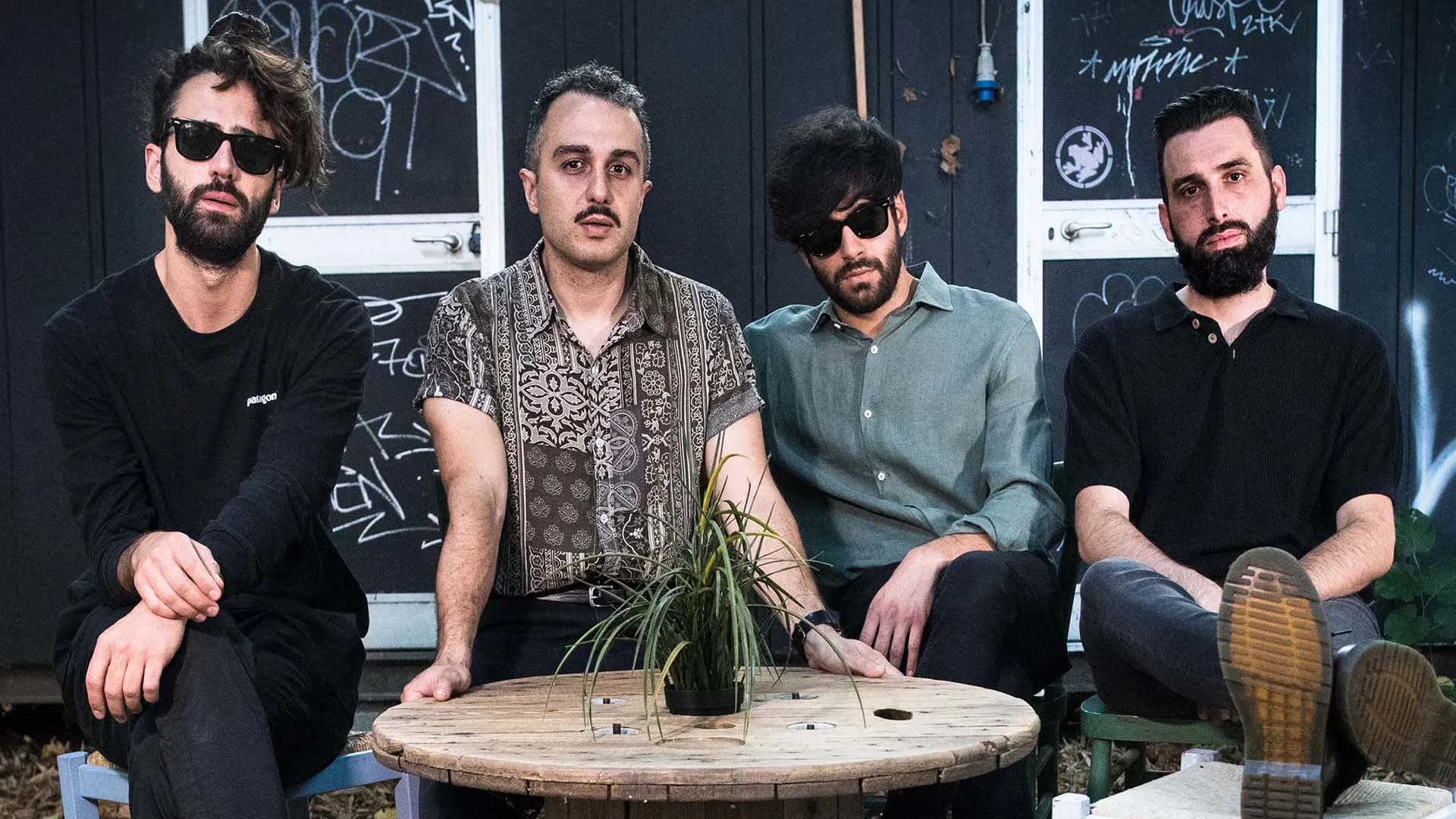 Il tempo è una bugia- Fast Animals and Slow Kids feat Ligabue