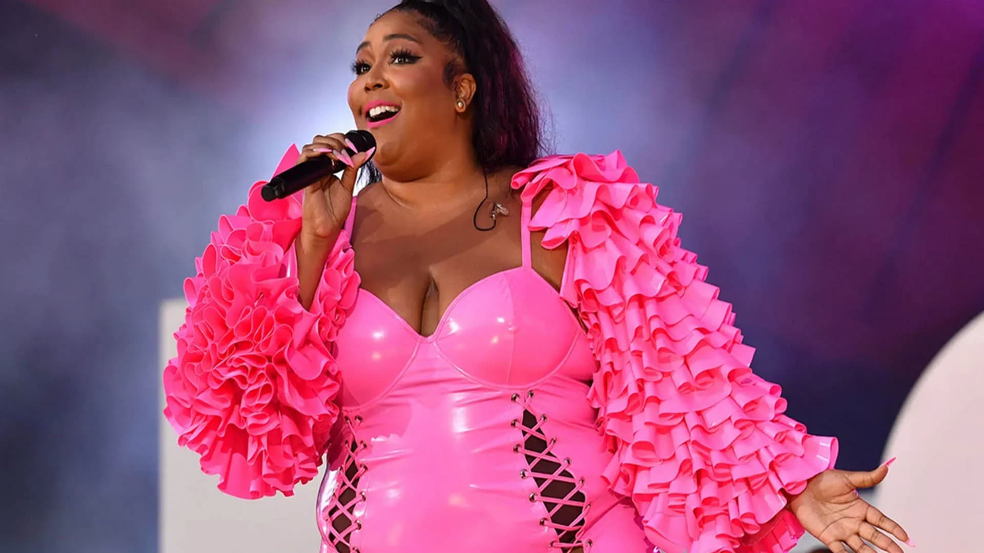 2 Be Loved ( Am I Ready )- Lizzo