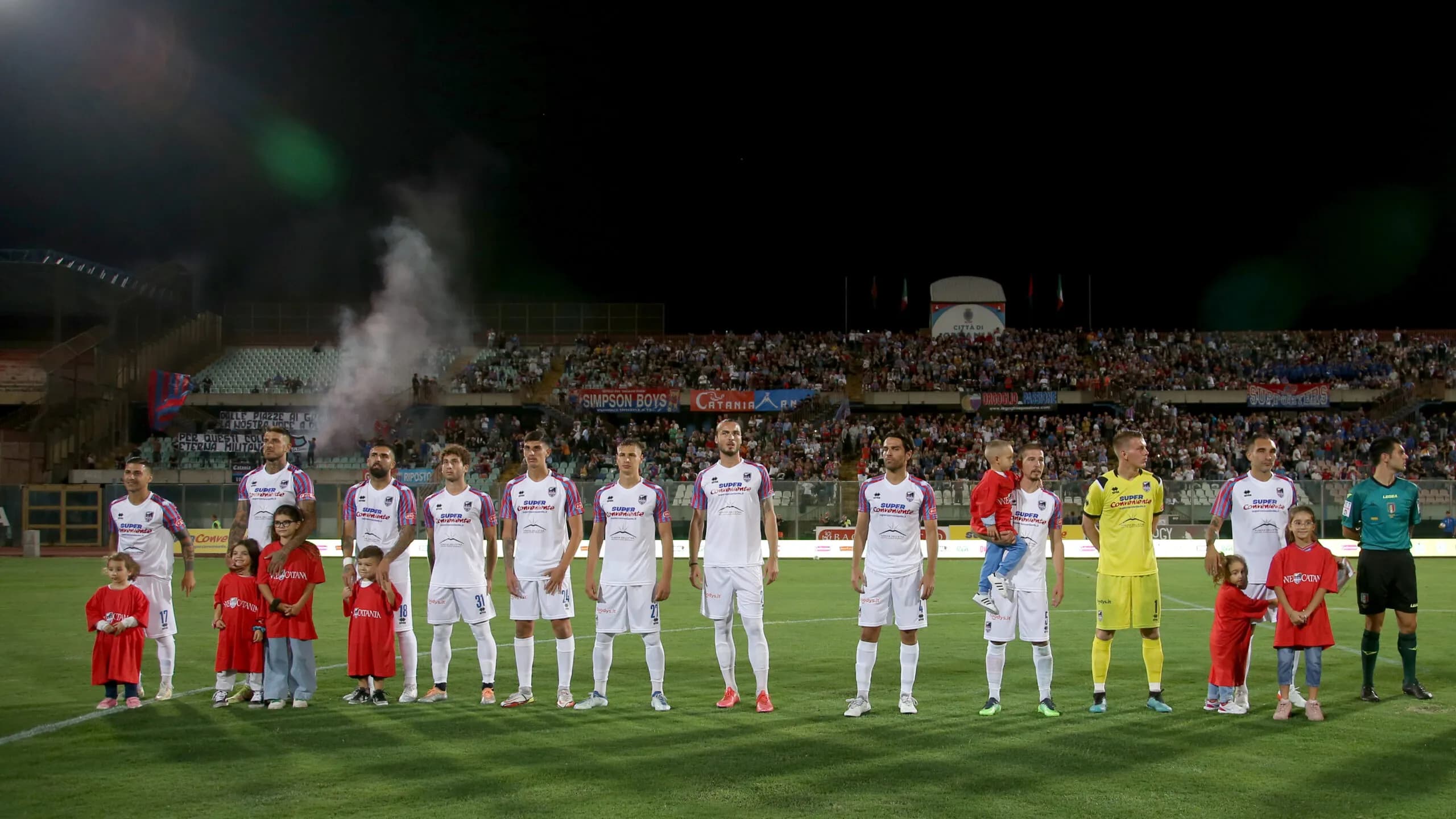 Il Catania batte il Locri. Si alza la voce del Massimino: “La capolista se ne va”