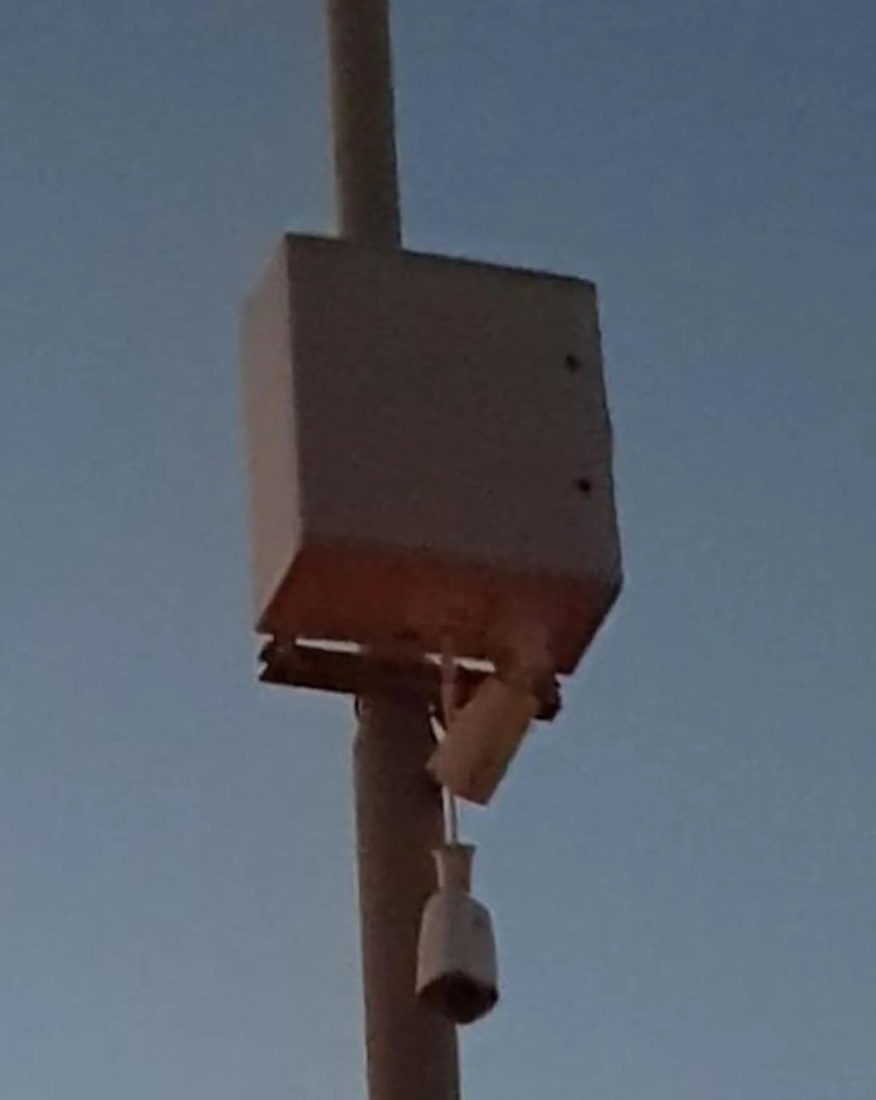 Rifiuti, ancora atti vandalici nel lotto Sud