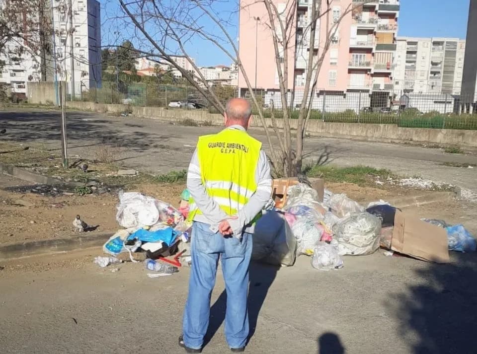 Emergenza rifiuti a Catania: nel lotto Sud arrivano le guardie ecologiche