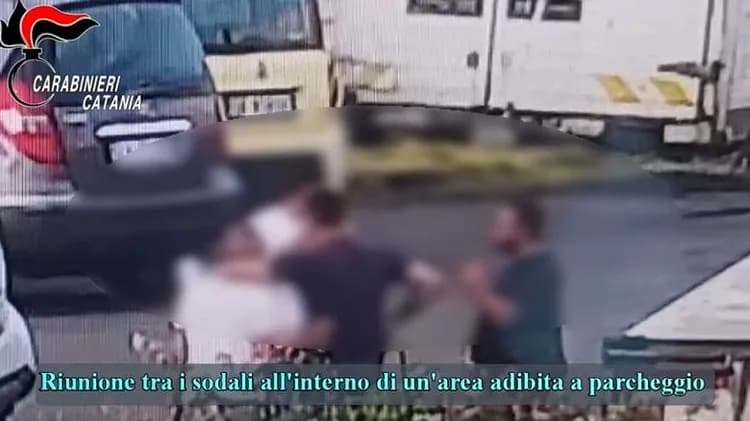 Operazione Tiffany. Scoperta rete di spaccio, base operativa un bar di Aci Bonaccorsi