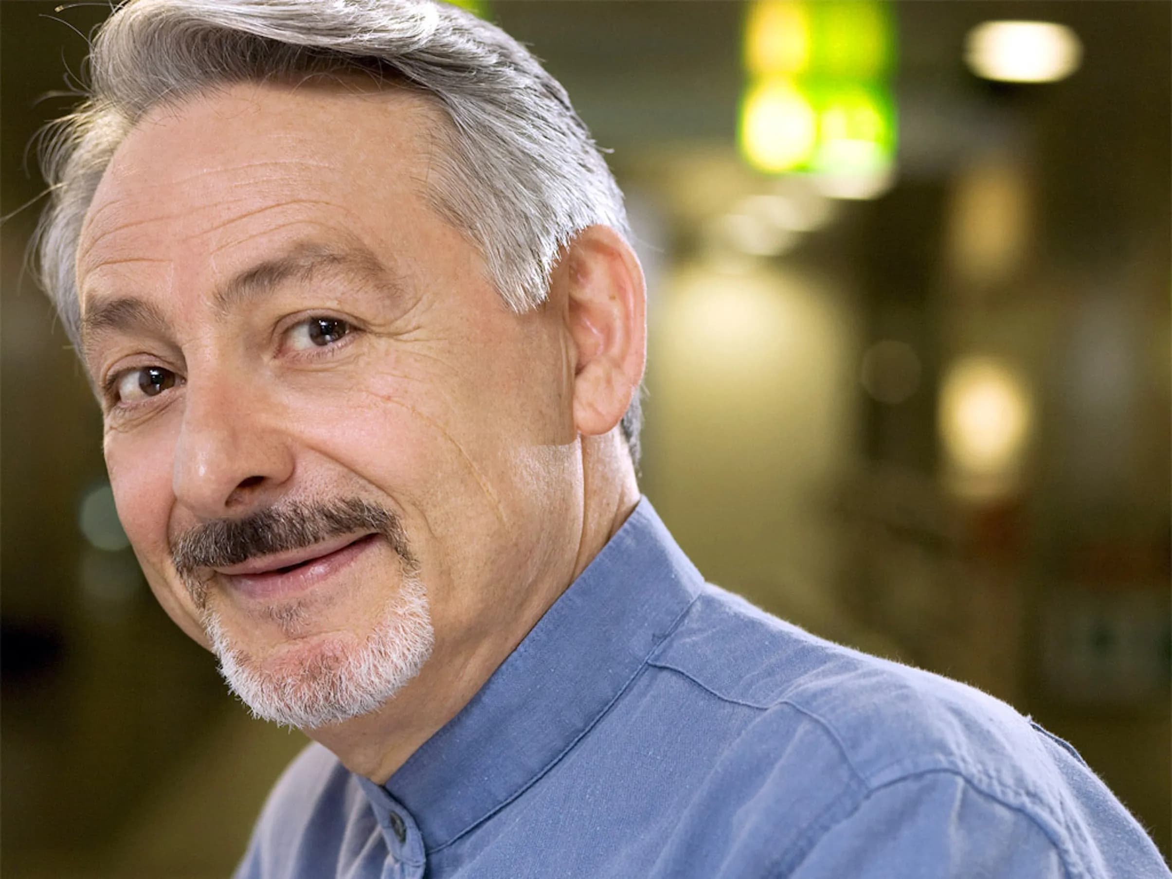 Leo Gullotta, i sessant’anni di carriera dell’attore catanese