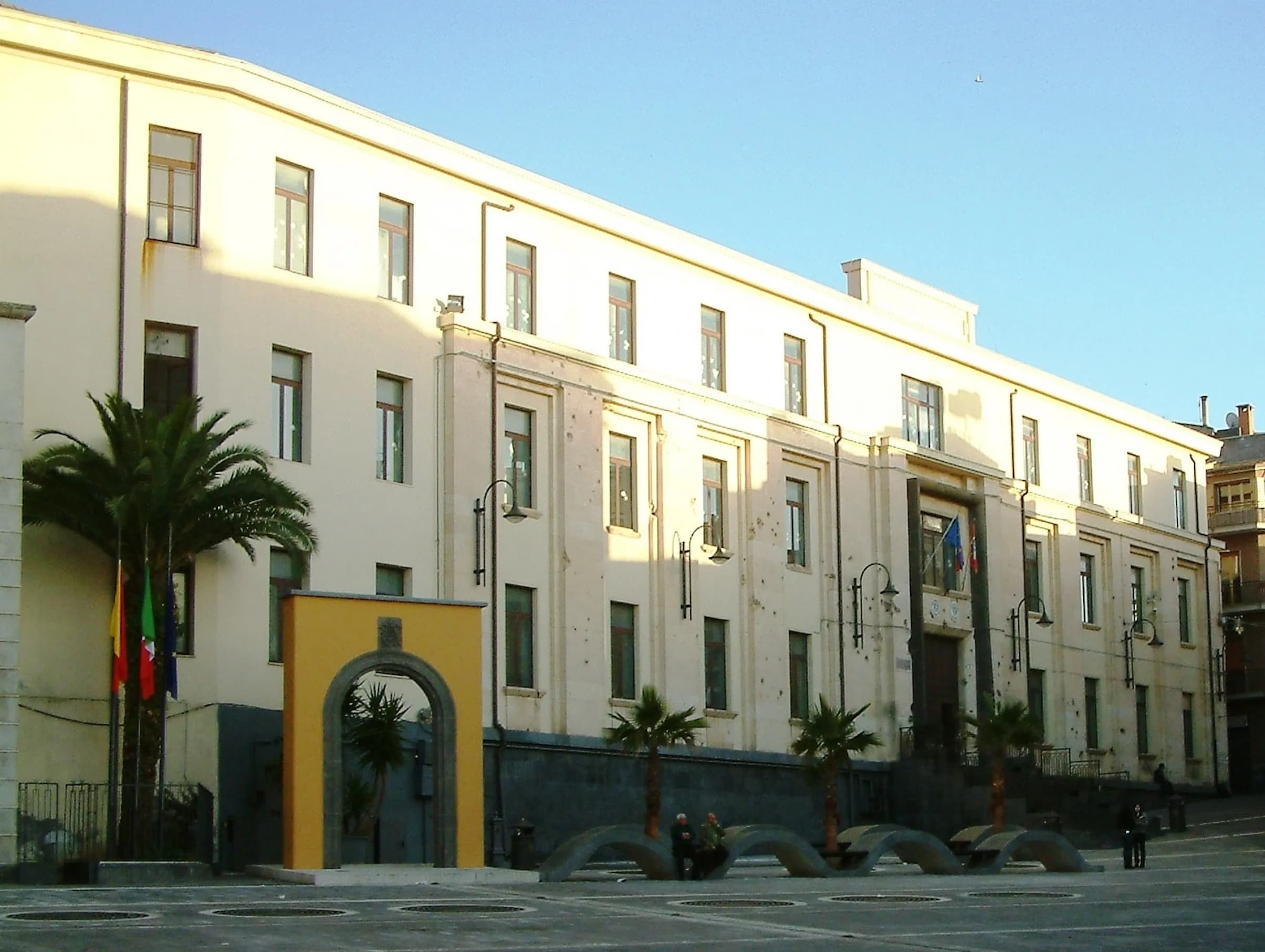 Bronte, in arrivo 750 mila euro per tre edifici scolastici