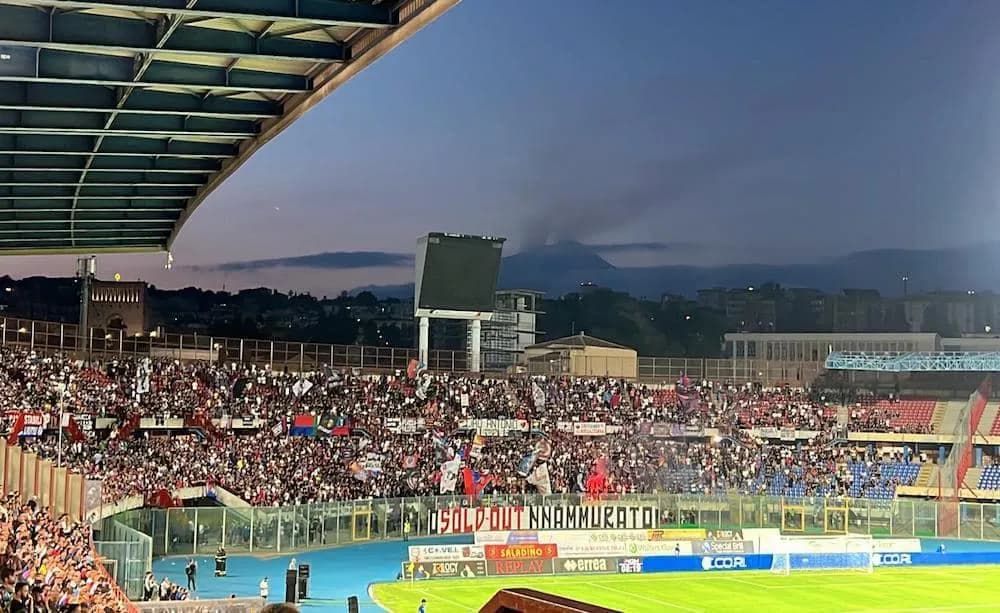 Vandali al Massimino, saranno i tifosi a ripagare i seggiolini