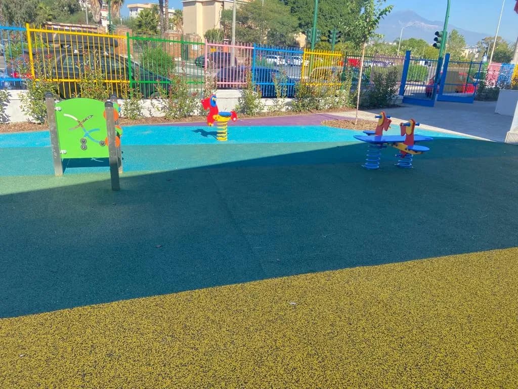 Catania, giochi e spazi verdi a misura di bambino nel plesso Atria di S. G. La Rena