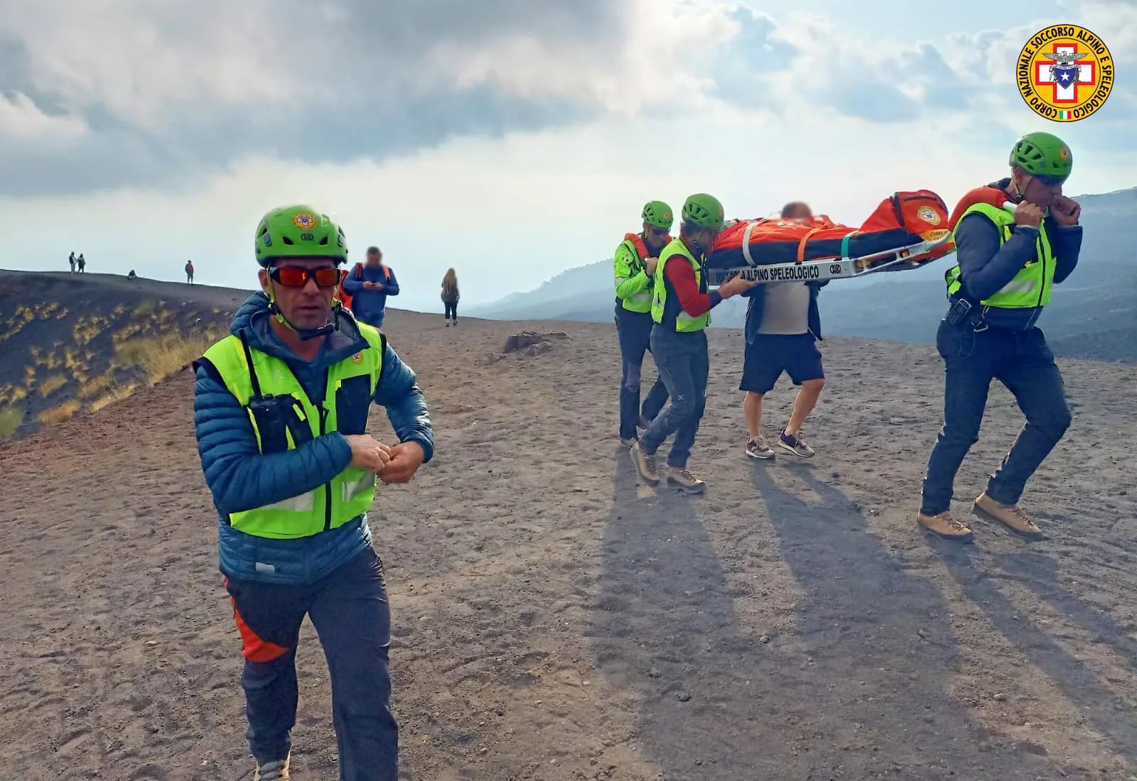 Etna, incidente ai Crateri Silvestri: interviene il soccorso alpino
