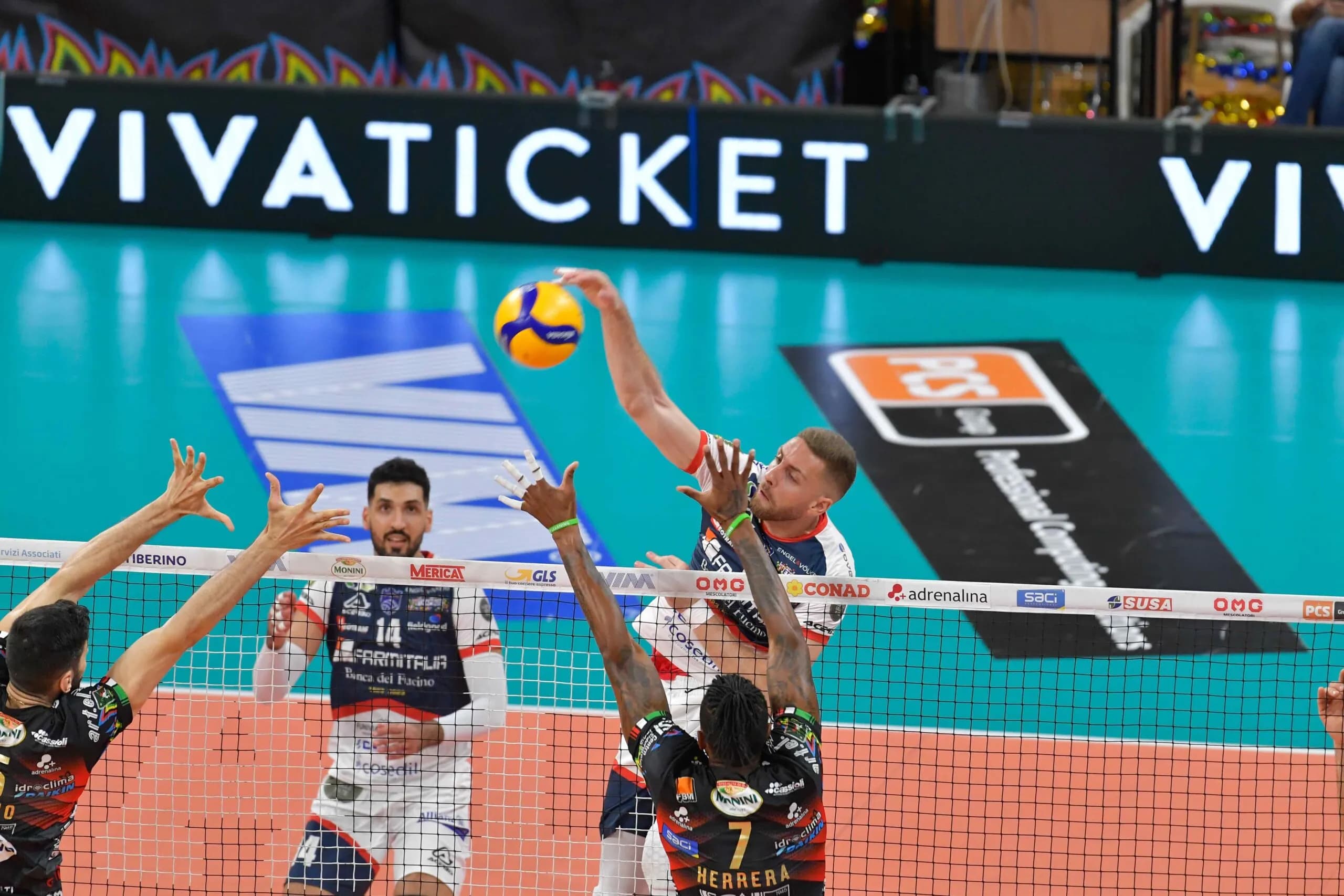 Volley, esordio amaro per Farmitalia Saturnia, sconfitta dalla Sir Susa Vim Perugia