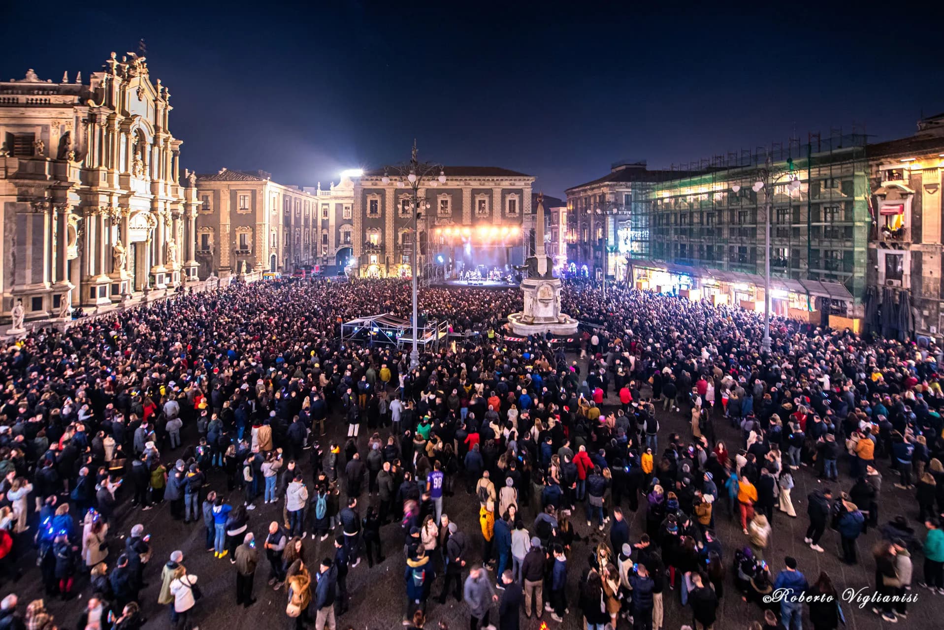 Capodanno: la piazza di Catania dà il benvenuto al 2024
