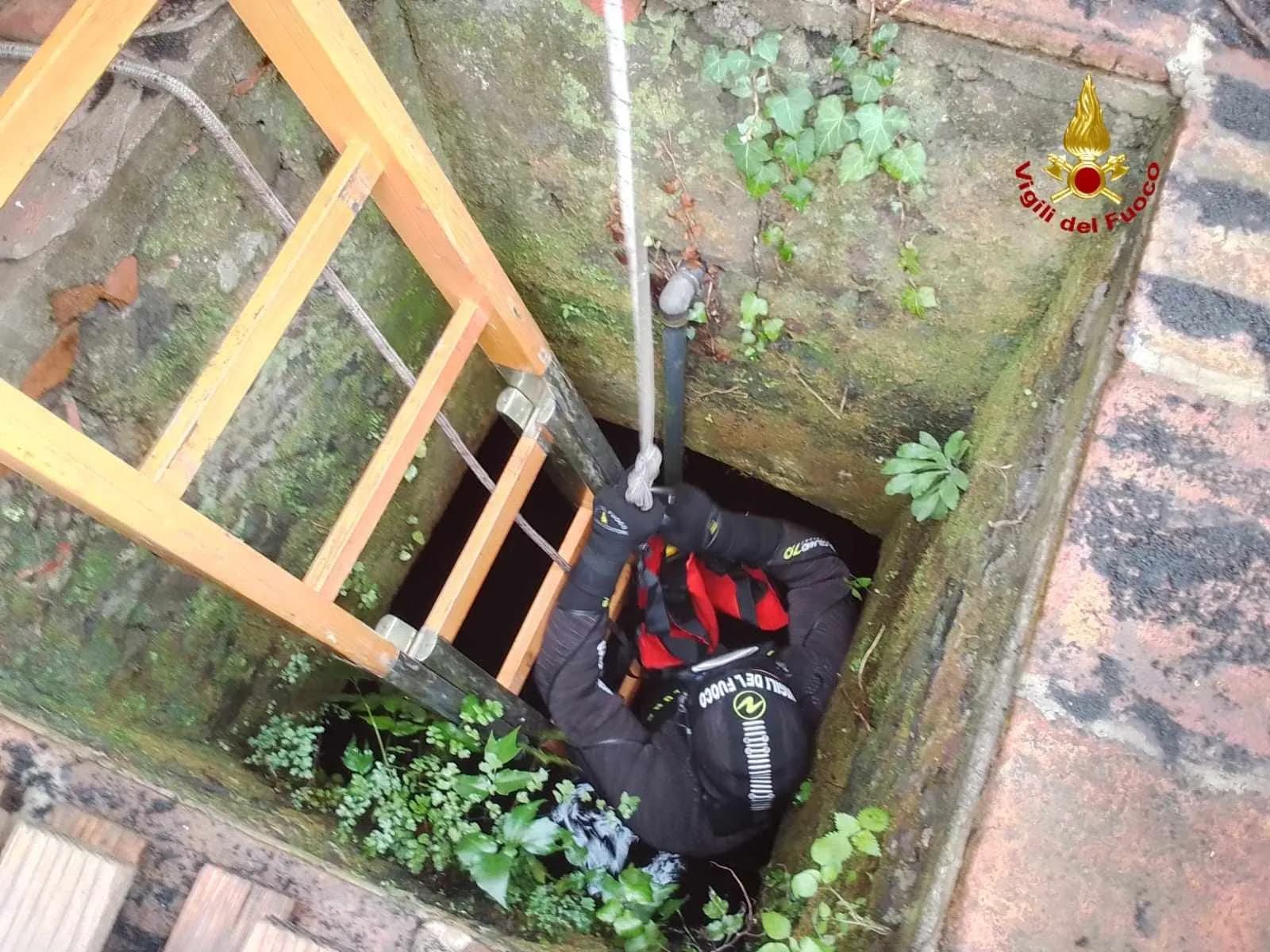 Cadavere in fondo al pozzo: il macabro ritrovamento a Santa Venerina