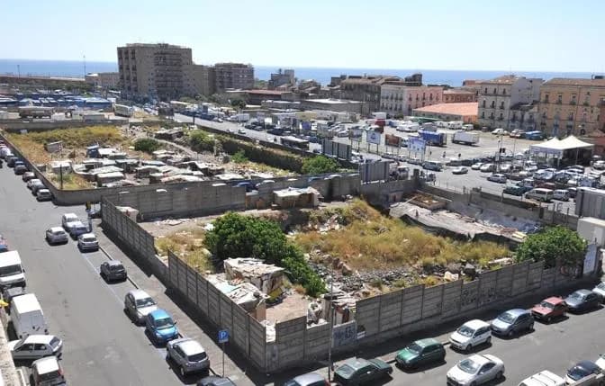 Catania, Trantino diffida i proprietari delle “fosse” di corso Martiri della Libertà