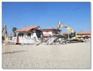 Abusivismo, dalla Regione un milione ai Comuni per demolizioni