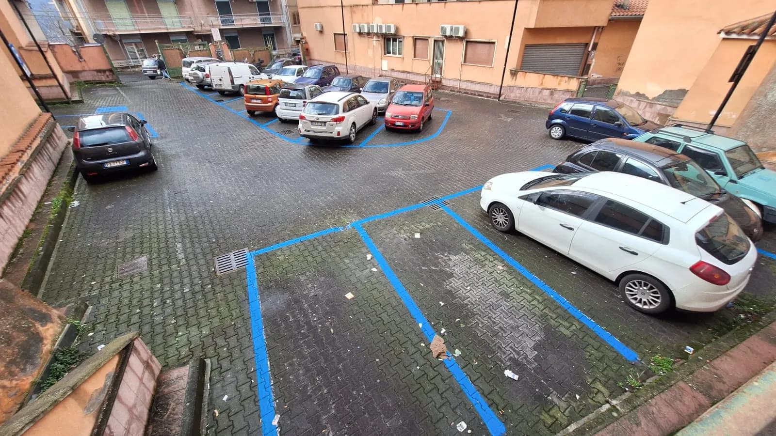 Bronte, novità in arrivo: da lunedì, attive le strisce blu per la sosta