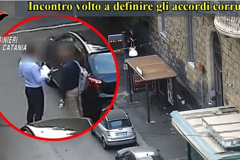 Corruzione e voto di scambio: in manette il sindaco di Tremestieri, sospeso Sammartino