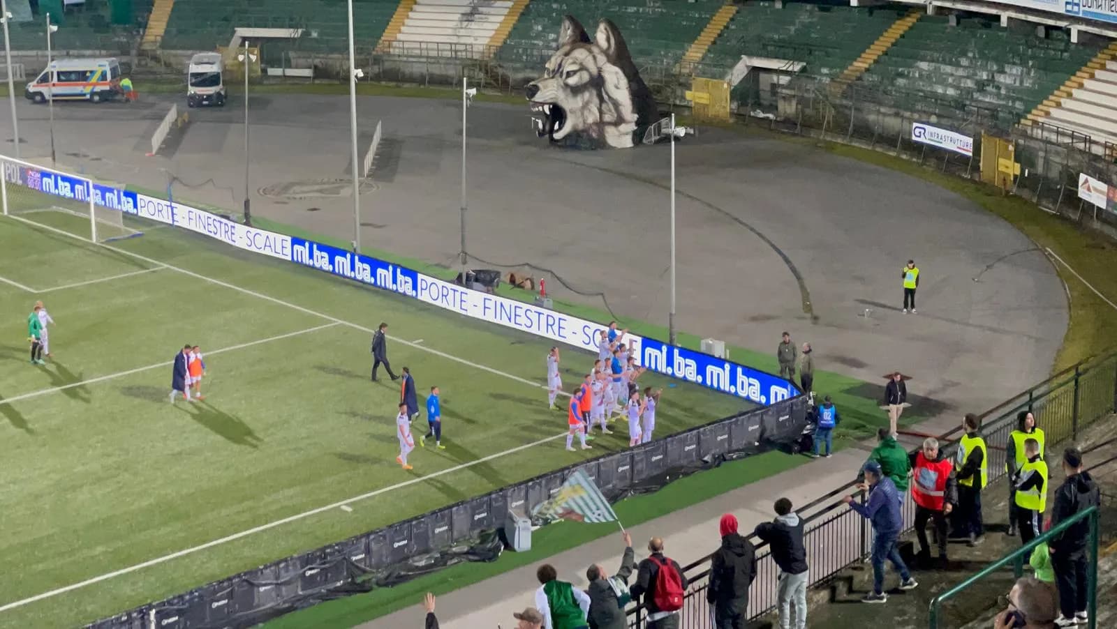 Catania, così fa male: rimonta Avellino (2-1), etnei fuori dai play off