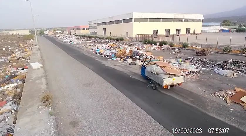 Ruba al centro commerciale: 34enne arrestata dai carabinieri