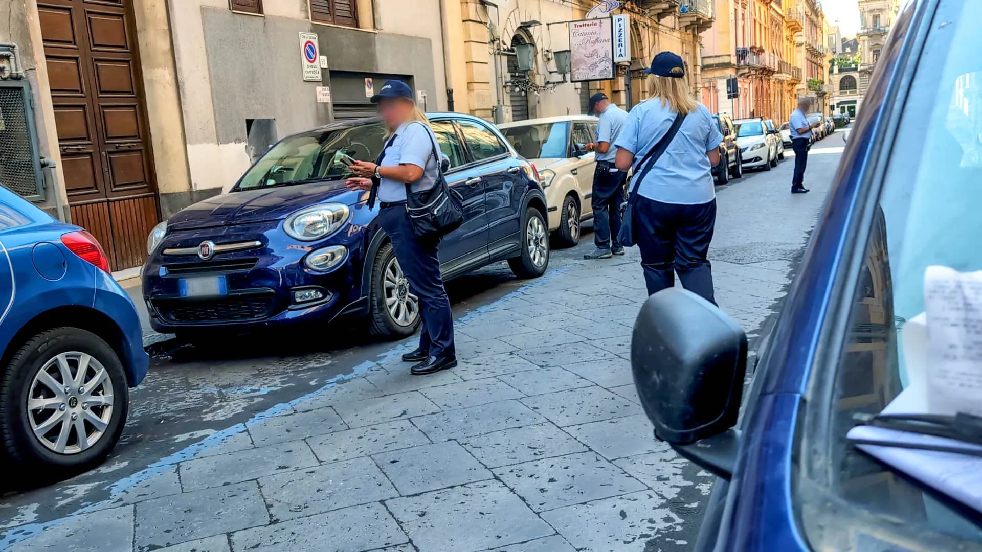 Sosta selvaggia: giro di vite a Catania per i furbetti del parcheggio