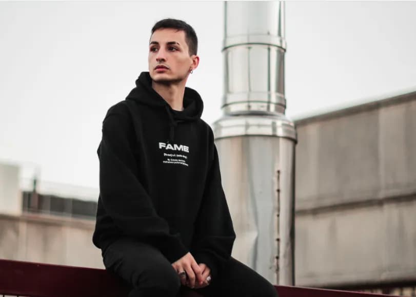 Sanremo 2026, cantani in gara: Nayt, la sua musica da TikTok al palco dell’Ariston