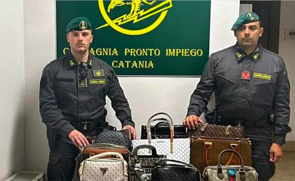 Catania: sequestrati undicimila capi contraffatti di note griffe