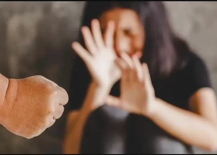 La gelosia che diventa aggressione verso le ex, due arresti