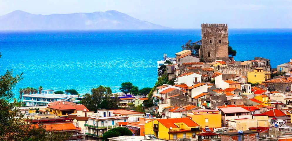 Precipita dal balcone durante una trasferta sportiva, grave una sedicenne