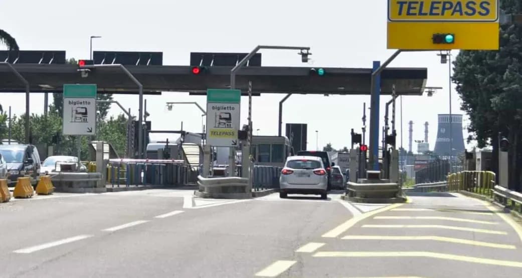 Corriere di droga arrestato al casello di Acireale