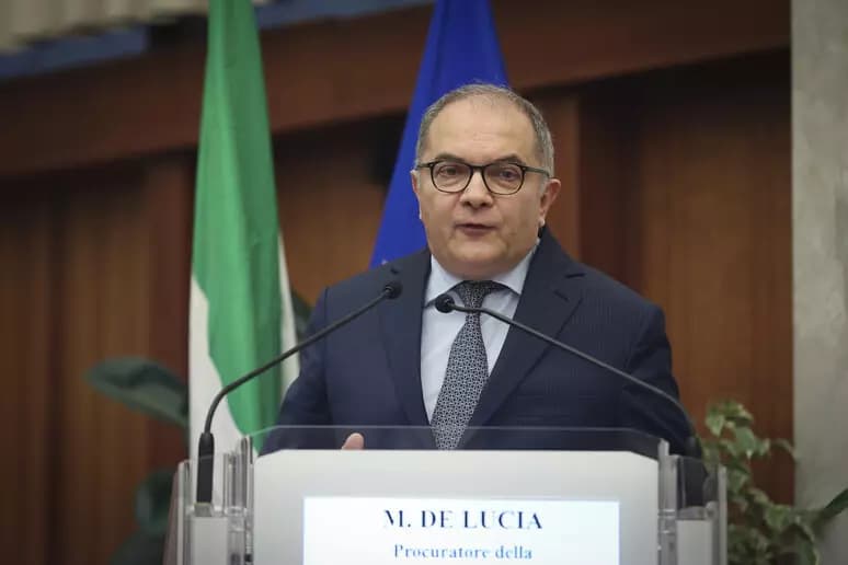 Antimafia, De Lucia: “In carcere mafiosi con cellulari. Tentativo di ricostruzione arsenale di qualità”