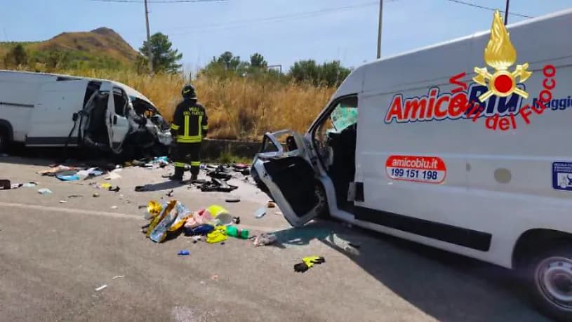 Incidente mortale sulla SP4 tra due furgoni