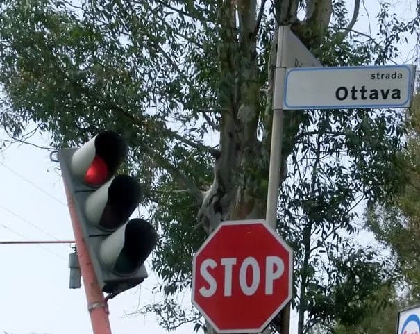 Zona industriale di Catania tra degrado e traffico, ostaggio di emergenze e abbandono