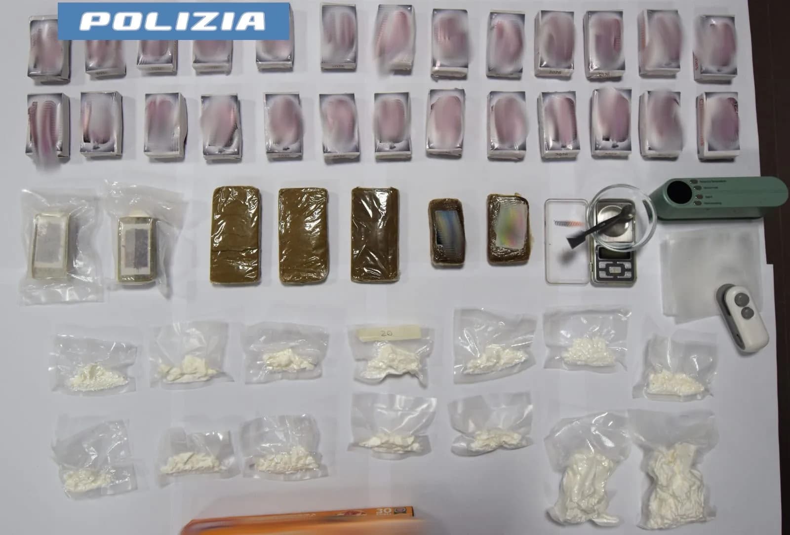 Caltagirone, sequestrati quasi quattro chili di droga: 2 arresti
