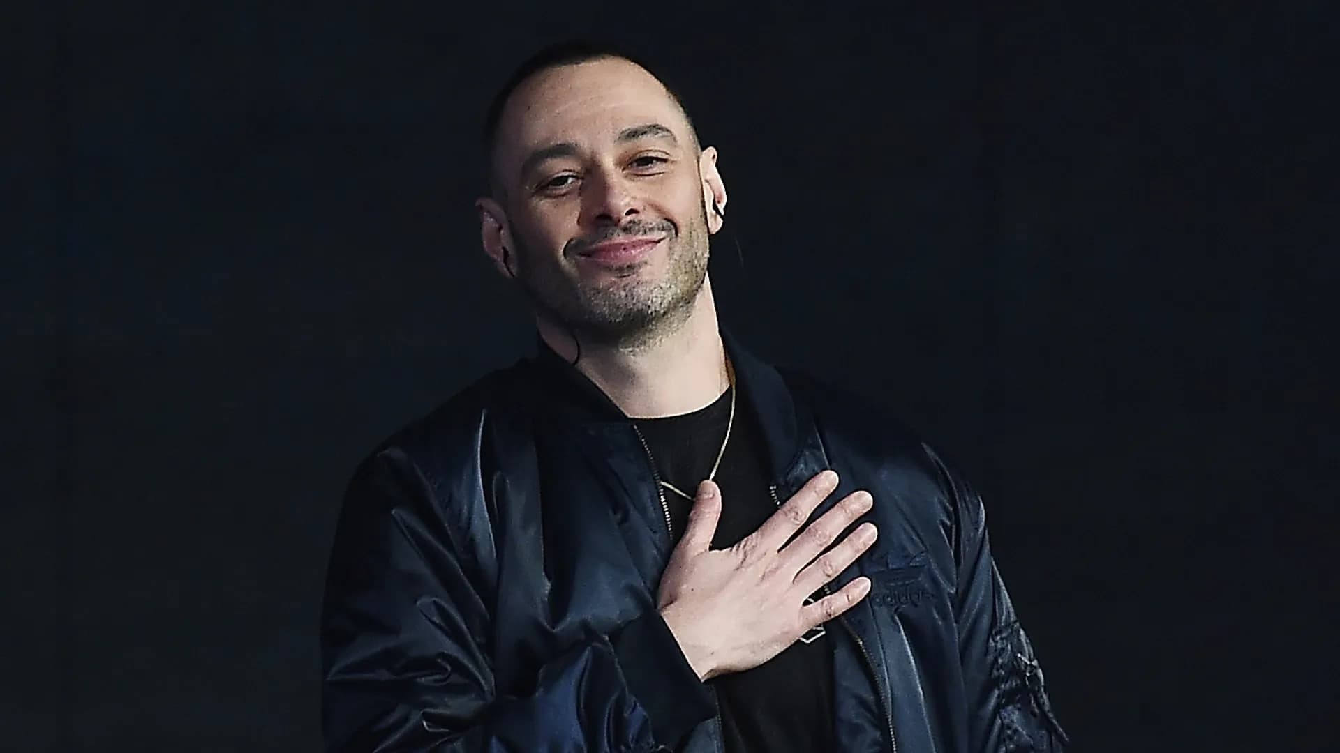 Stelle- Fabri Fibra, Maurizio Carucci