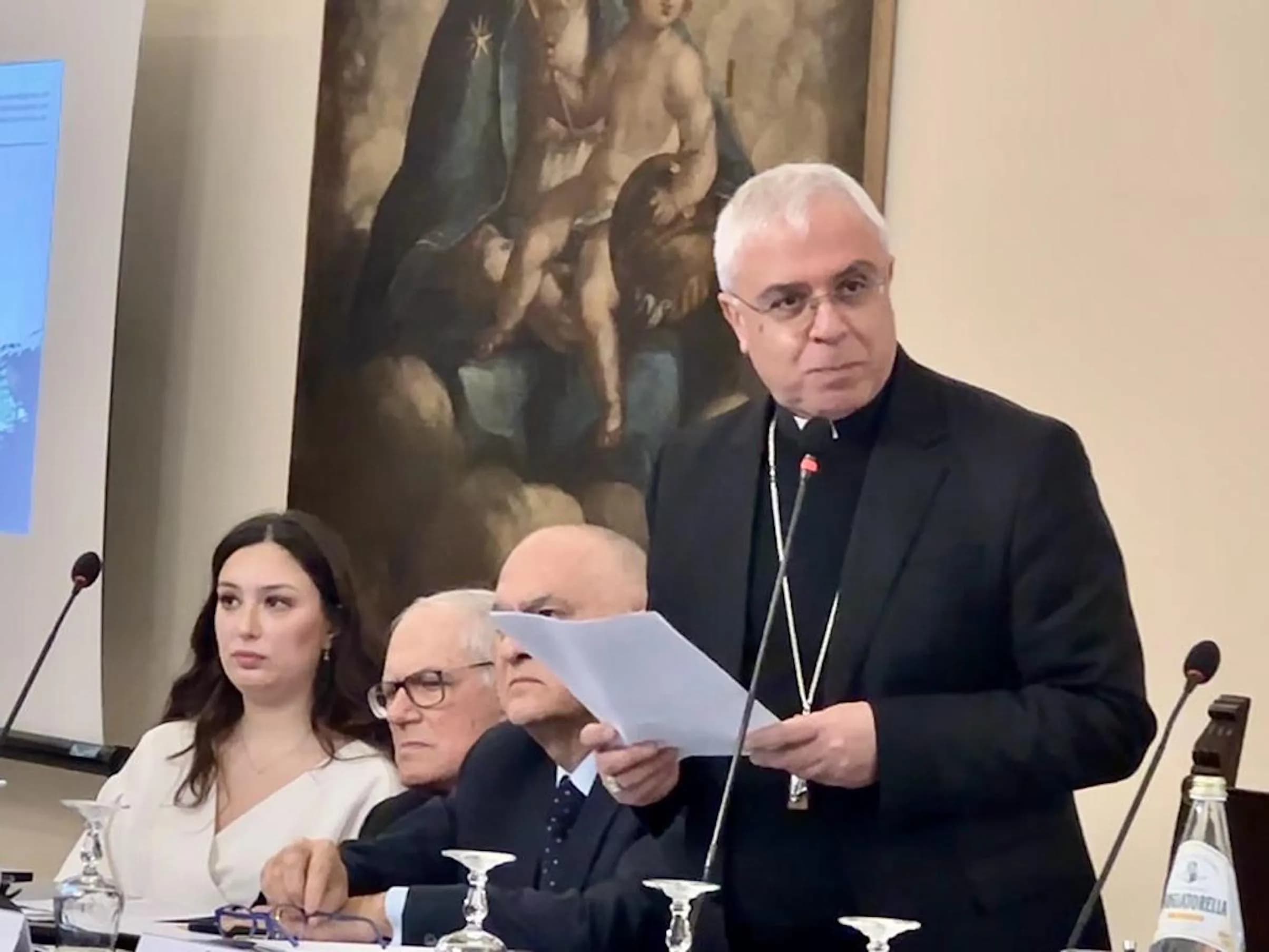 Morte Mussolini, l’arcivescovo Renna annulla la messa per l’anniversario