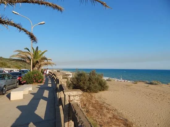 Palermo, cade in mare con la bici: muore 64enne