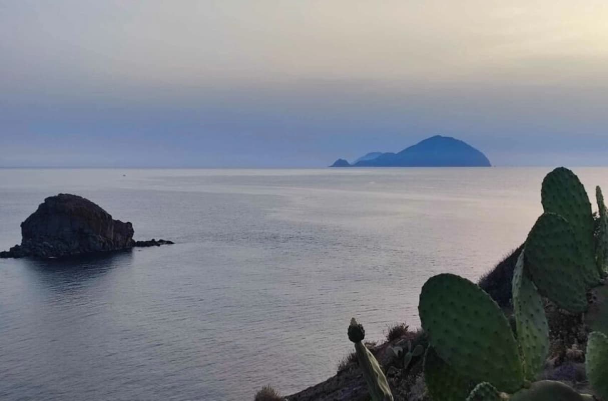 Sanità alle Eolie, il coordinamento: “Occorre un’altra ambulanza”