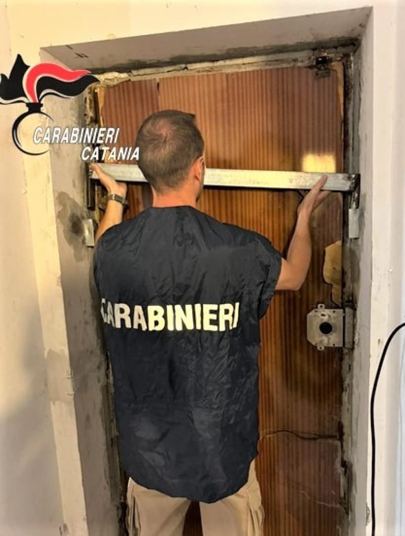 Catania, operazione dei carabinieri a Librino: 4 arresti per droga