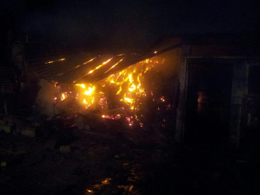 Incendio a Erice: Vigili del fuoco al lavoro per spegnere il rogo