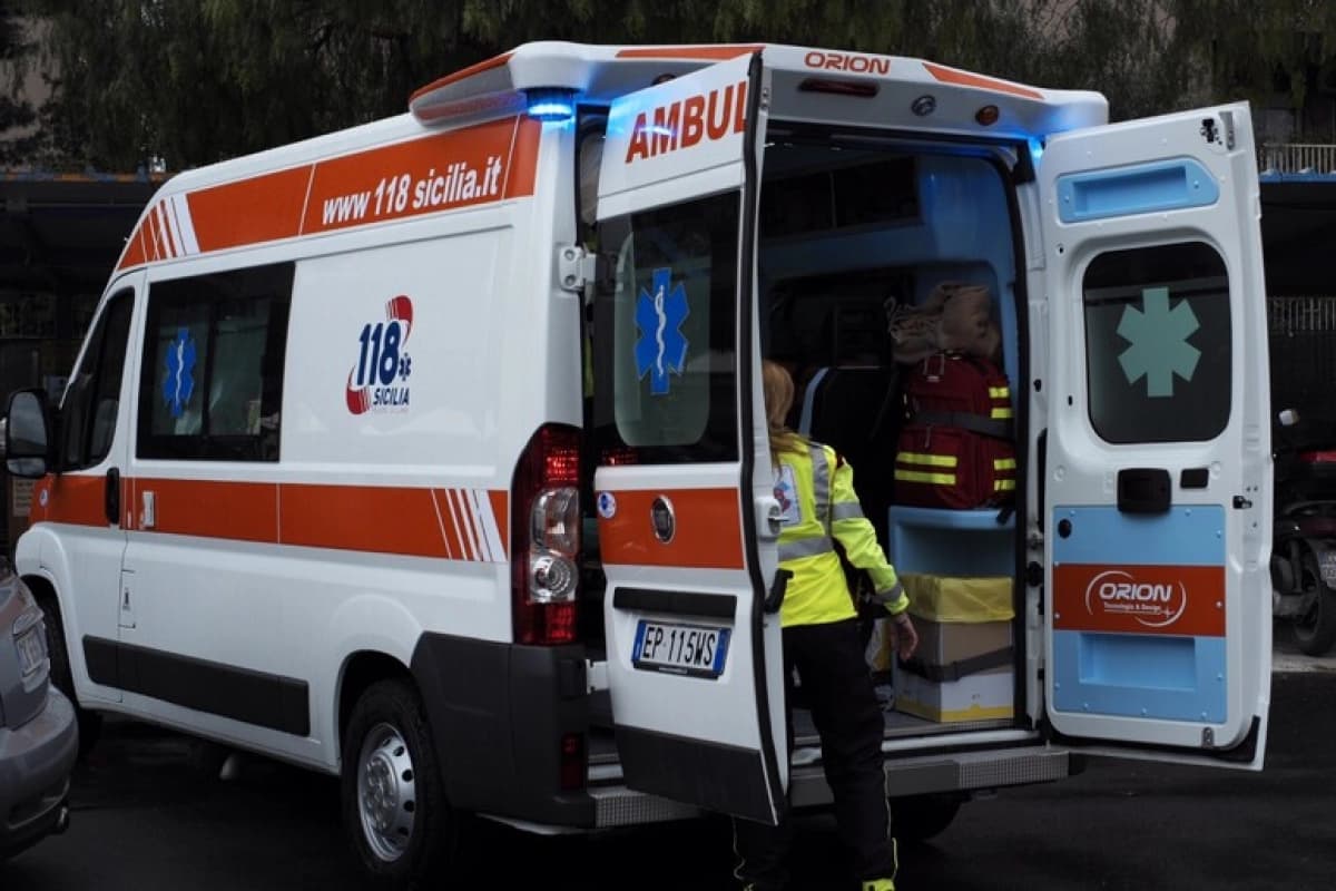 Incidente mortale nella notte sulla statale 113