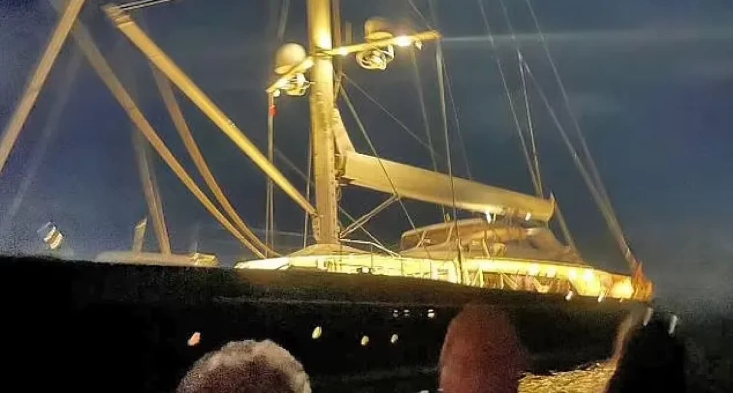 Bayesian, spunta una foto: “I portelloni erano chiusi”