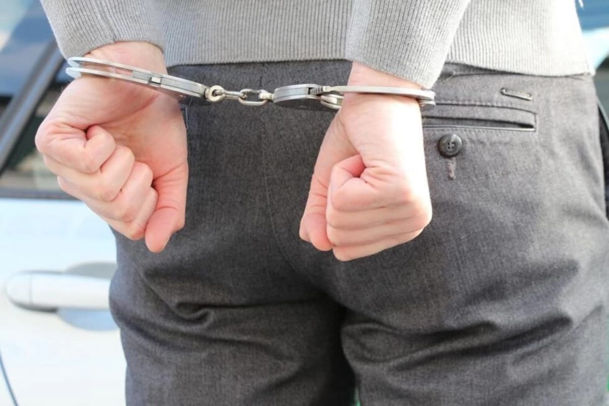 Violenza e minacce sui social, arrestato ex compagno