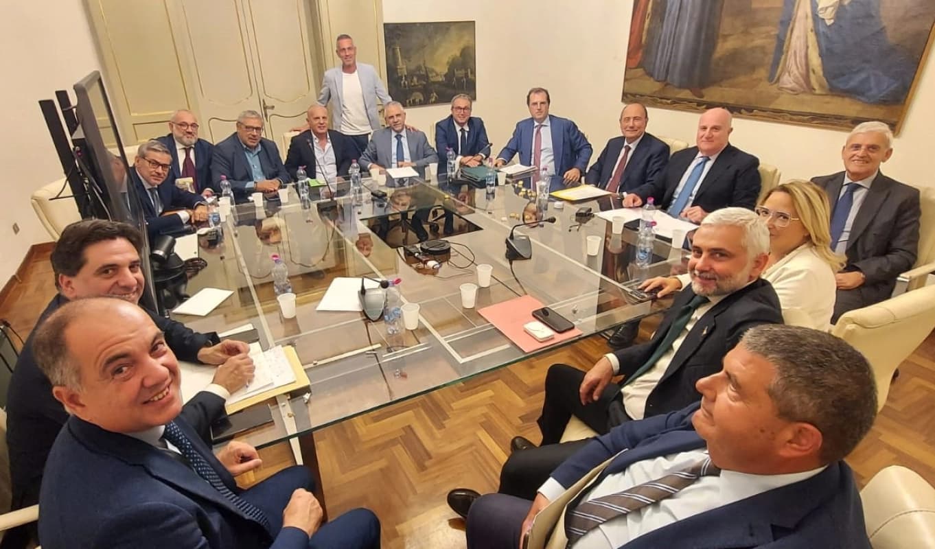 Regione, vertice di maggioranza a Palazzo d’Orleans