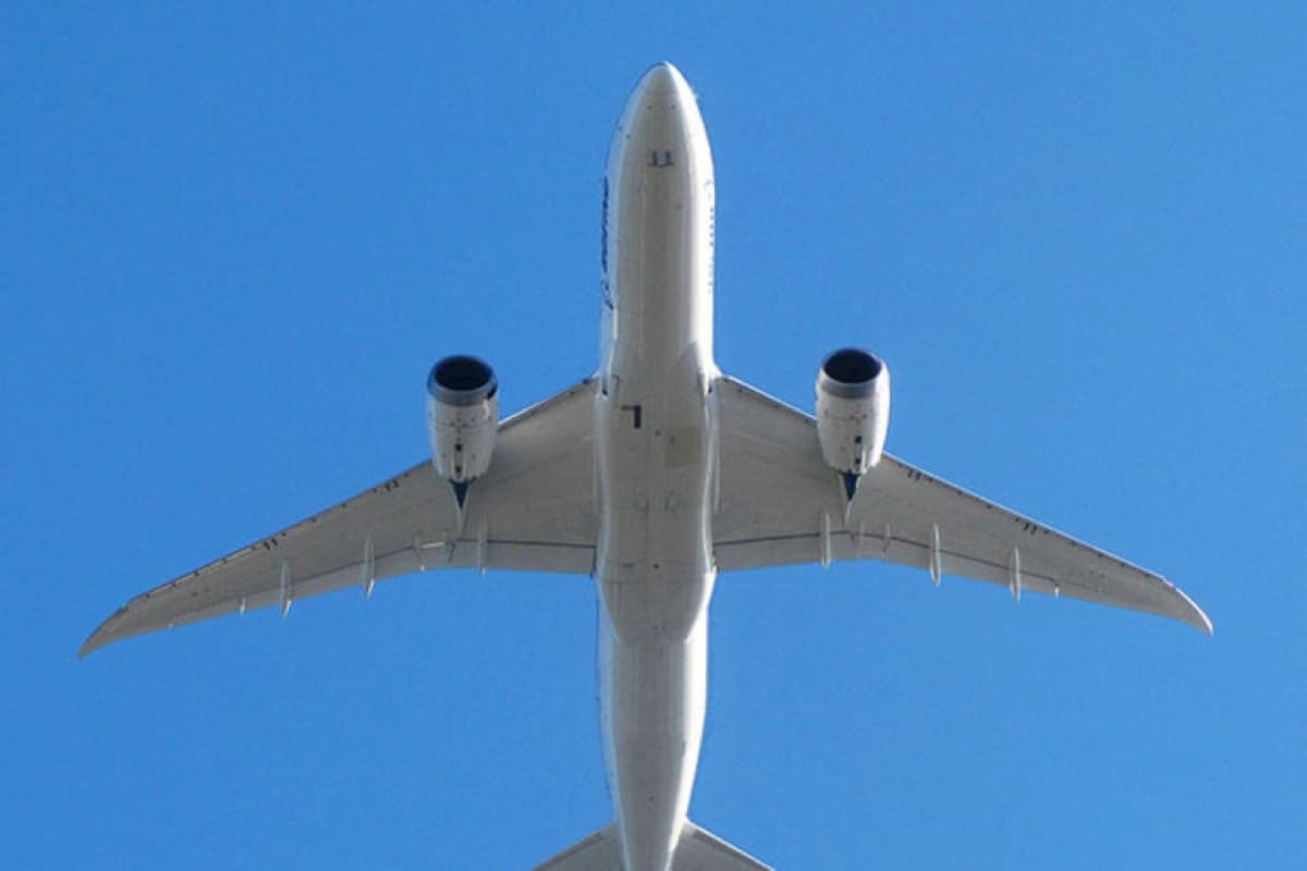 Regione, caro voli: sconti al 50% per un mese