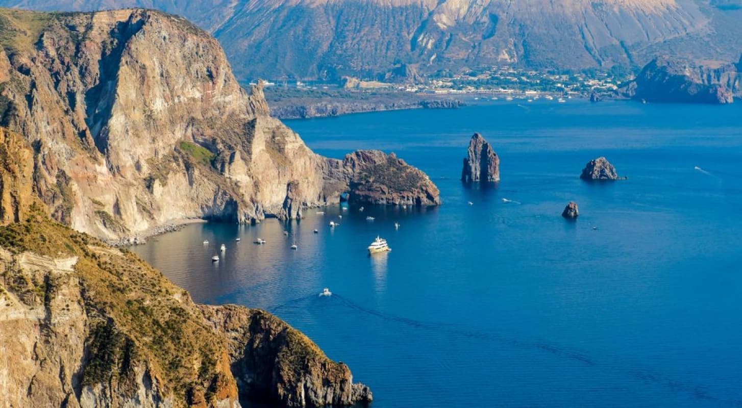 Scavi abusivi, sequestrata cava di pietra pomice a Lipari