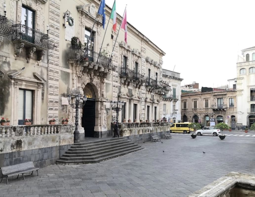 Cani in ufficio con i padroni: Acireale approva il regolamento