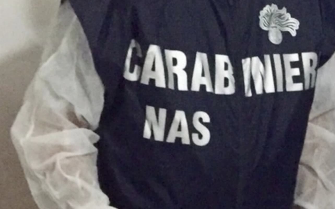 Alimenti in cattivo stato: sospesa l’attività di un bar-ristorante a Catania