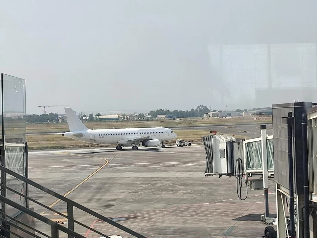 Aeroporto di Catania, al via lavori per interramento binari: fino a ottobre pista chiusa di notte