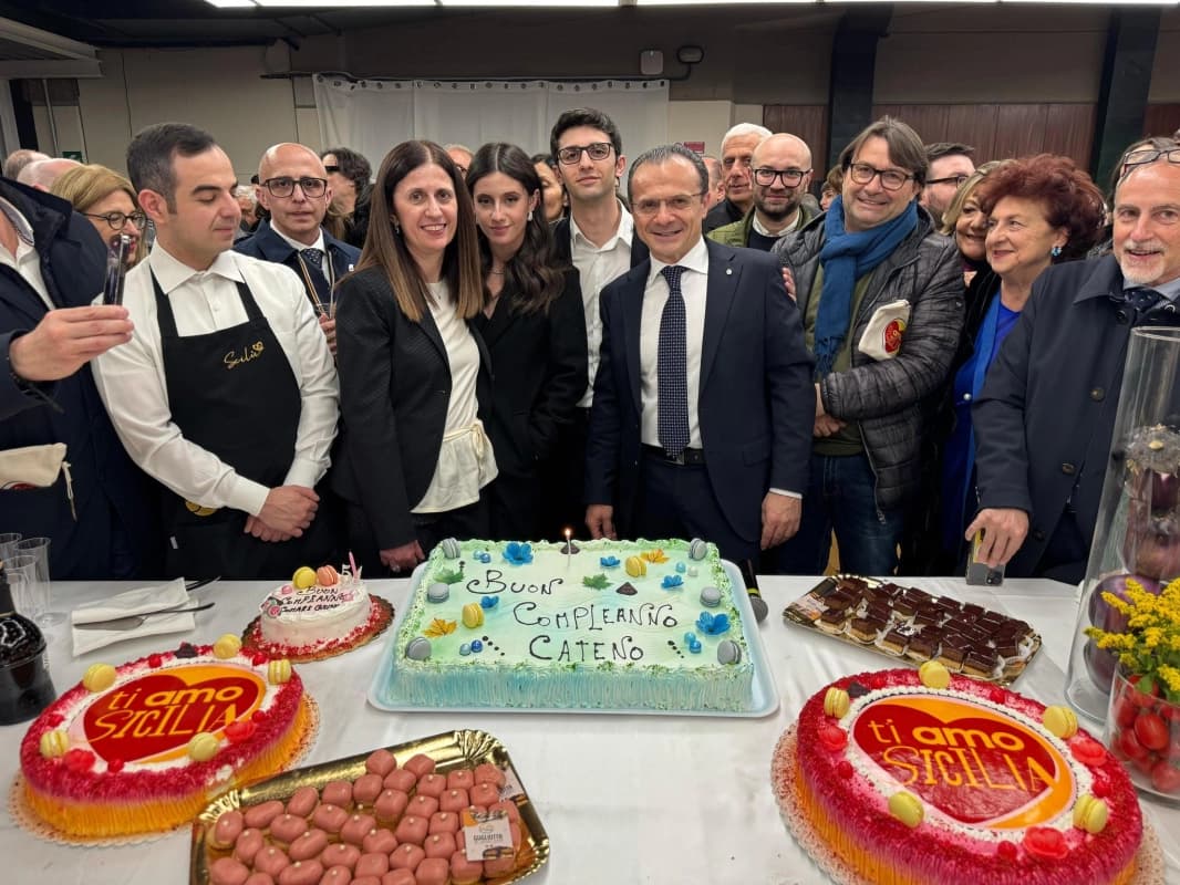 De Luca, folla a Taormina per il nuovo progetto “Ti amo Sicilia”