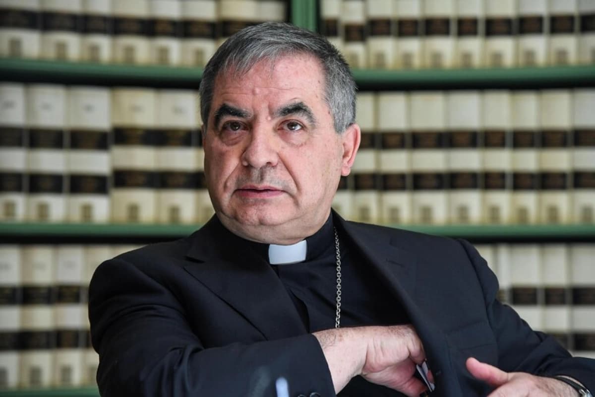 Elezioni Papa, Becciu: “obbedisco a Francesco, non entro in conclave”