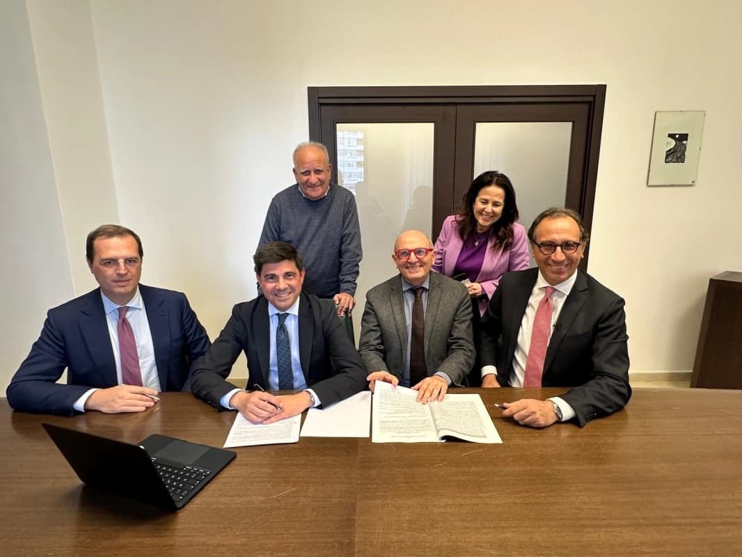 Trasporto pubblico, firmato il contratto per i servizi “in house” dell’Ast